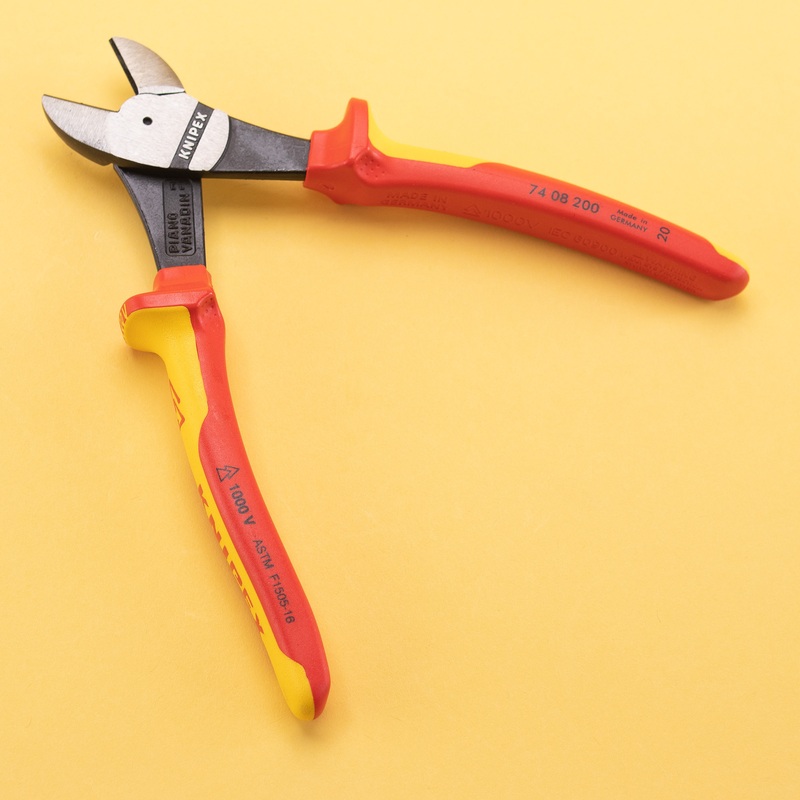 Knipex 8" High Leverage Diagonal Cutters - Insulated